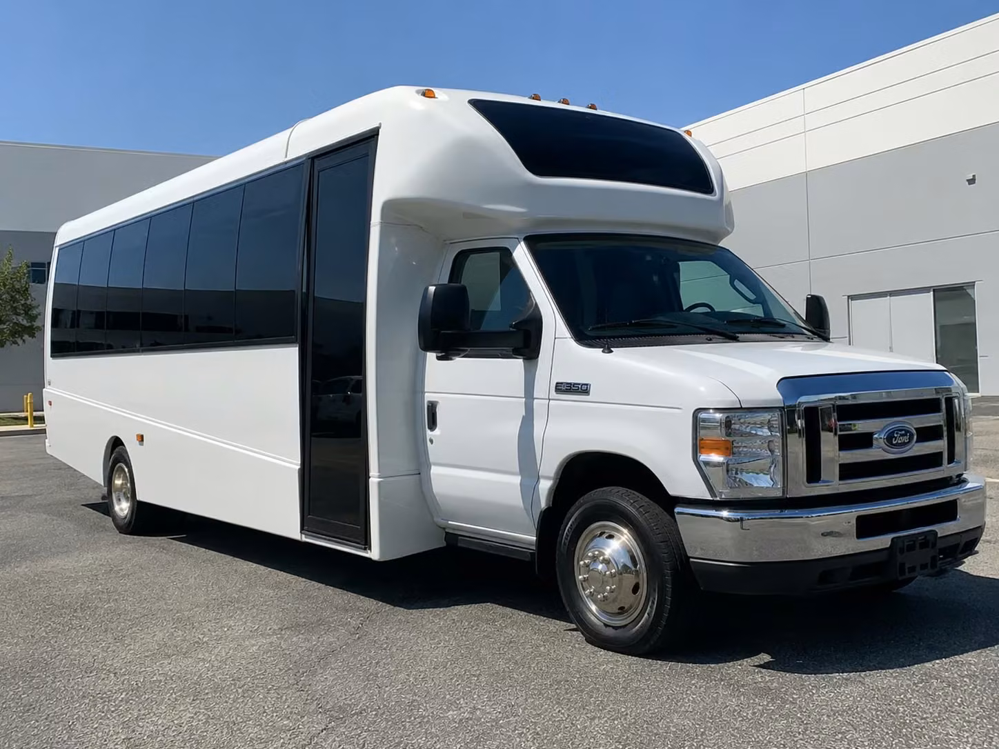 15 passenger minibus